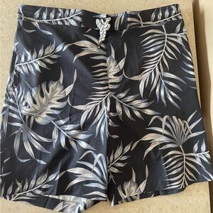 Mens floral board shorts size L NWT